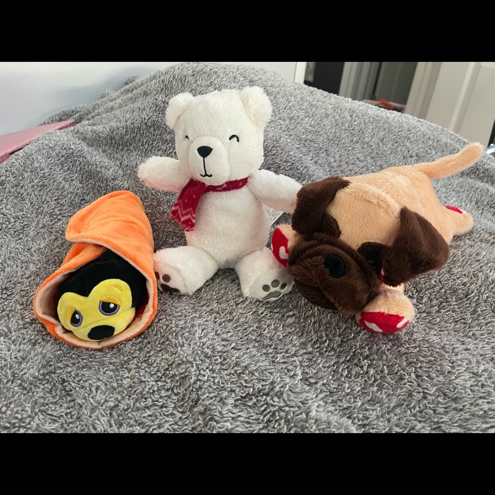 3 plushies :)